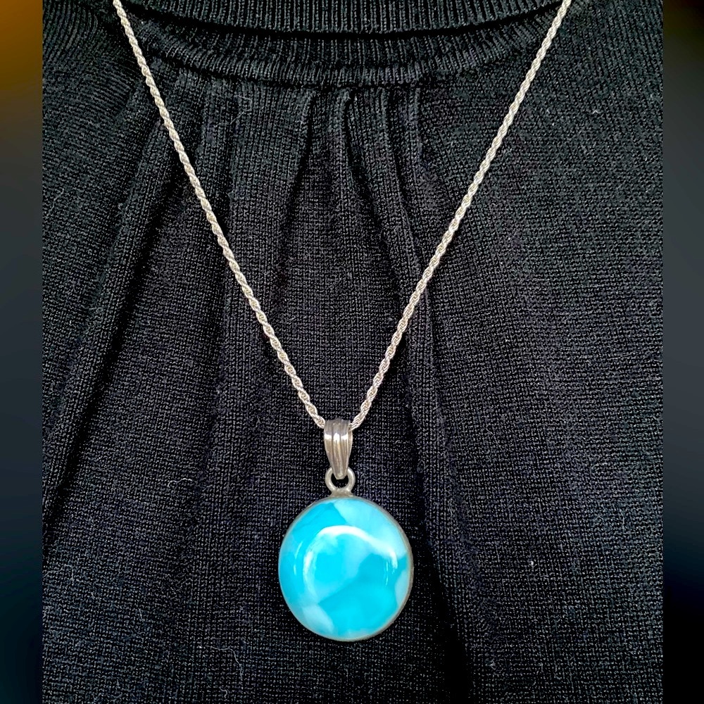 Larimar pendant necklace. 925 sterling silver chain and inlay. Vintage